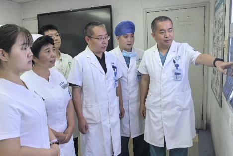 西京医院完成毫米级极限救治 强直性脊柱炎患者颈椎断裂成功复位